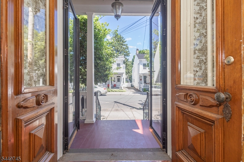 35 Perry St