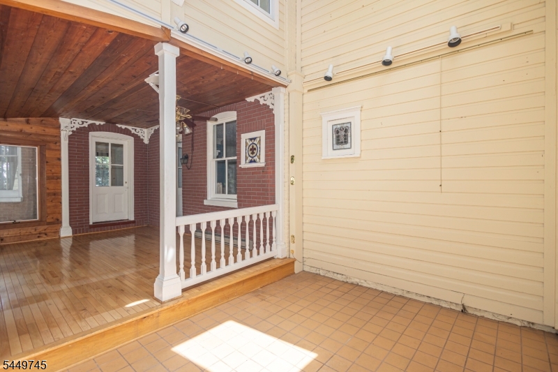35 Perry St
