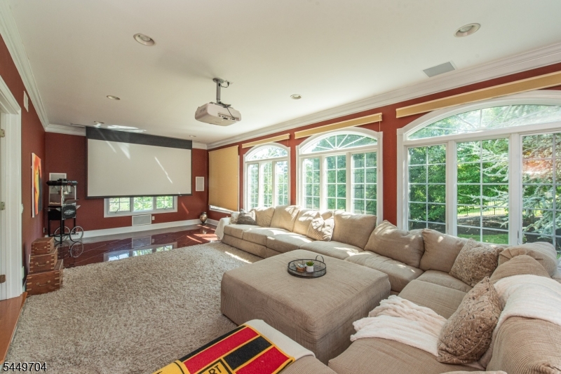 108 Finch Rd