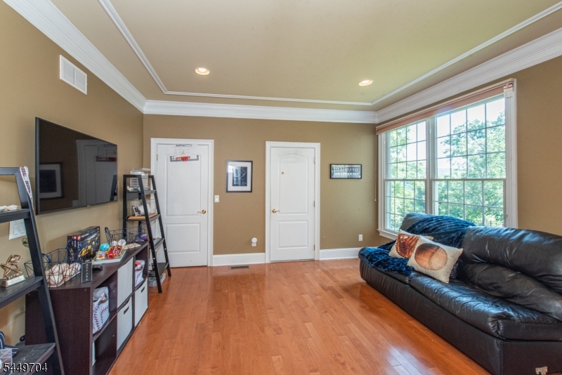 108 Finch Rd