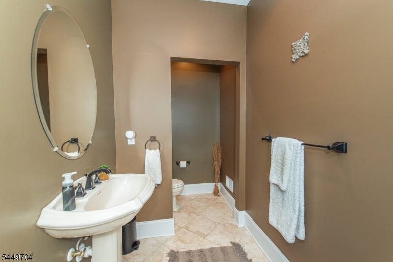 108 Finch Rd