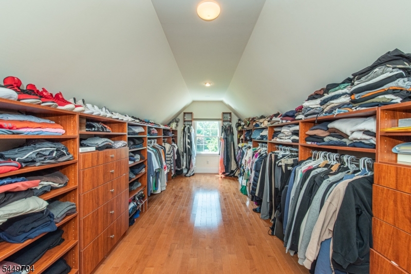 108 Finch Rd