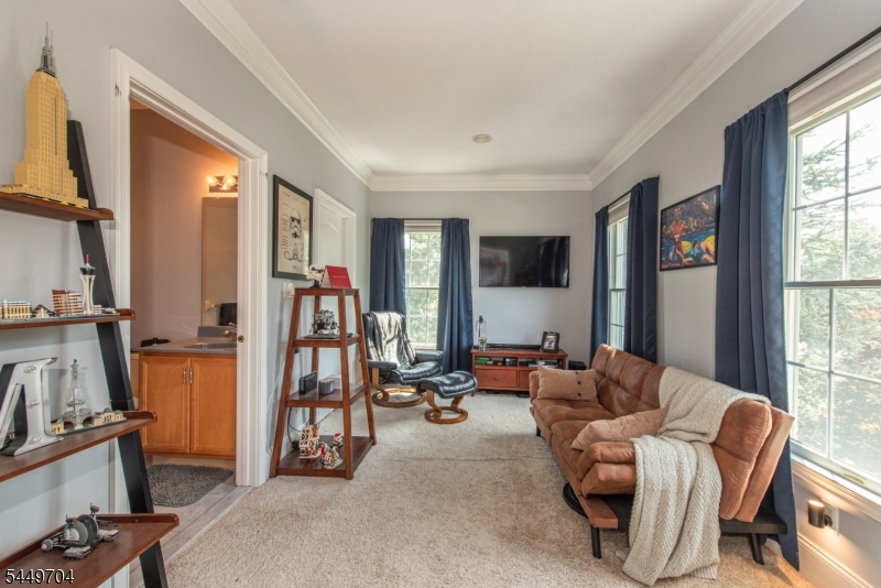 108 Finch Rd