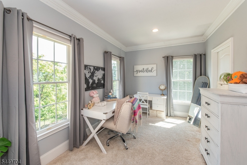 108 Finch Rd