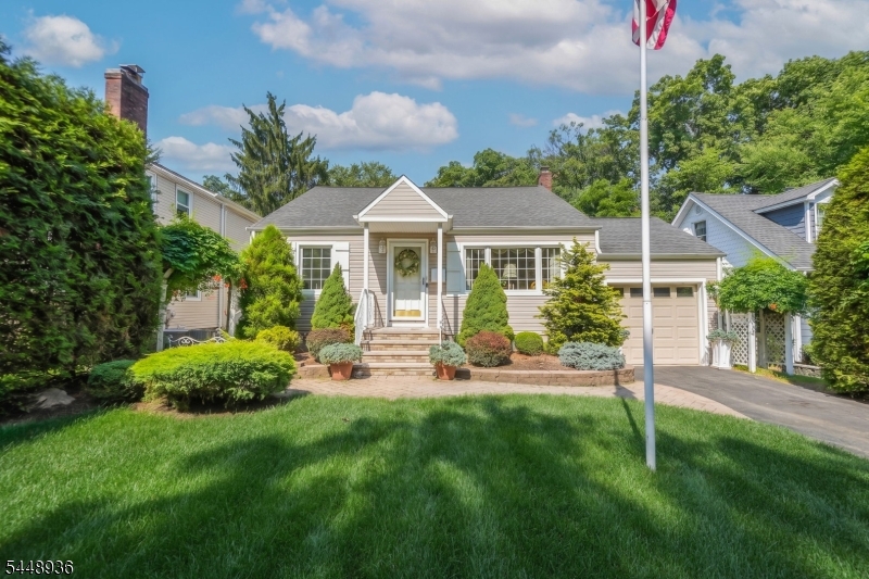 63 Hazel Ave