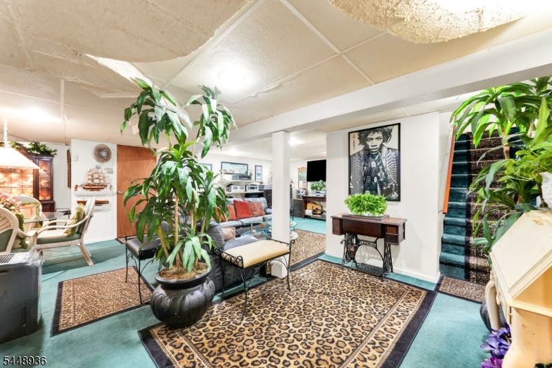 63 Hazel Ave