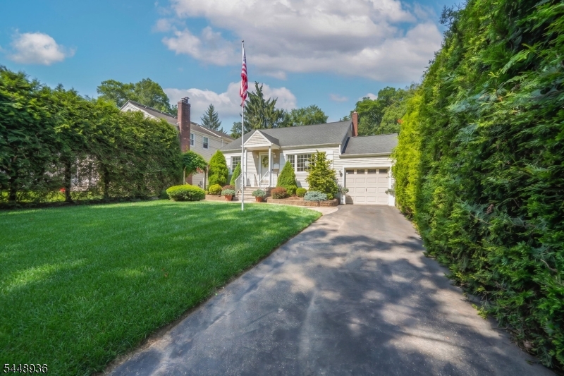 63 Hazel Ave