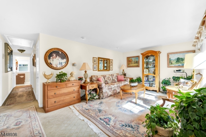 63 Hazel Ave