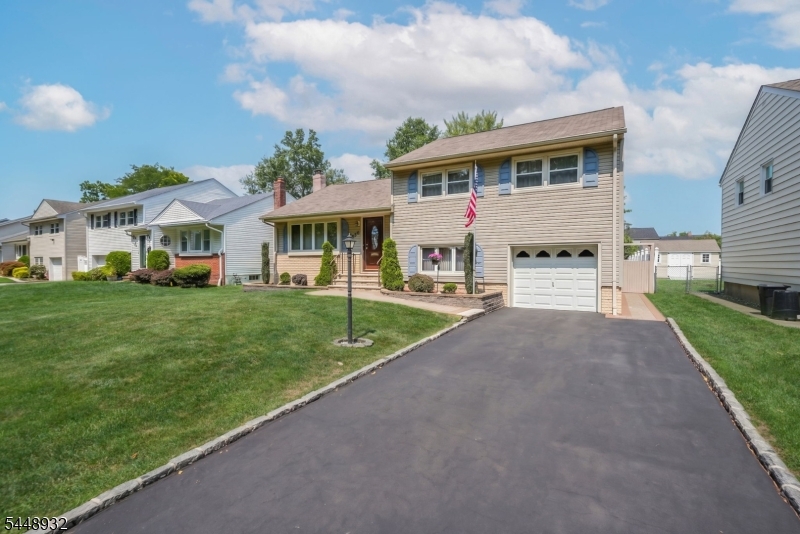 536 Fairway Dr