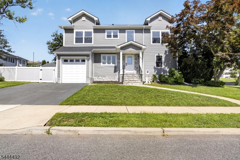 61 Bart Pl
