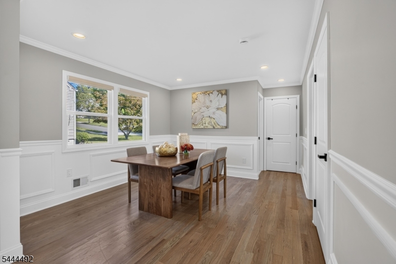 61 Bart Pl