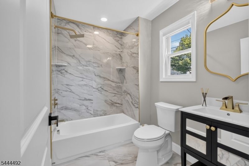 61 Bart Pl