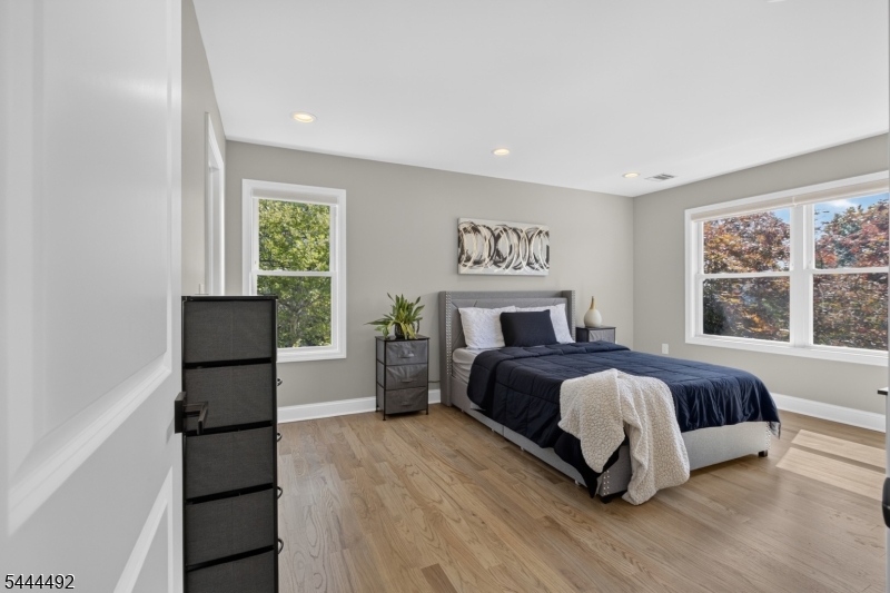 61 Bart Pl