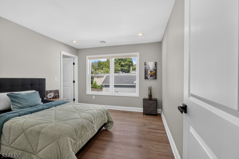 61 Bart Pl