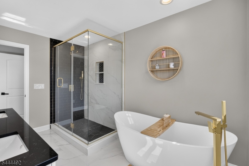 61 Bart Pl