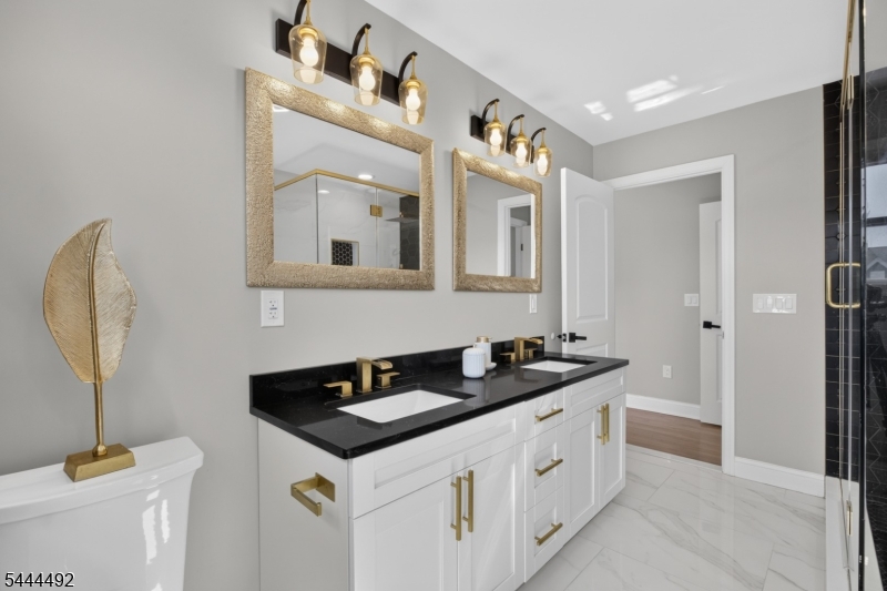 61 Bart Pl