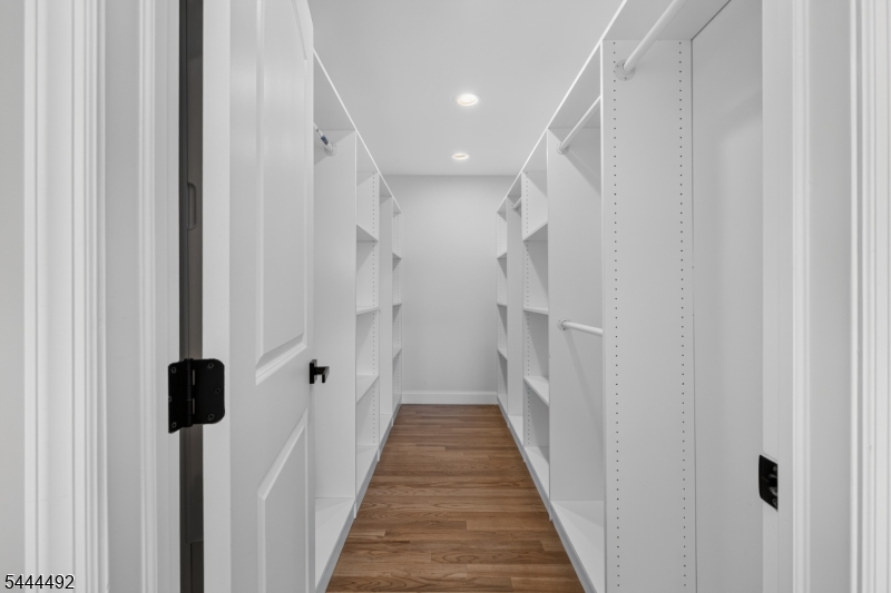61 Bart Pl