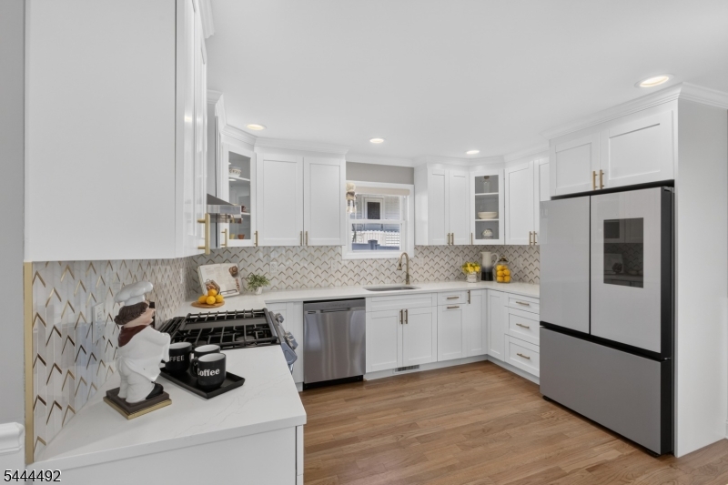 61 Bart Pl