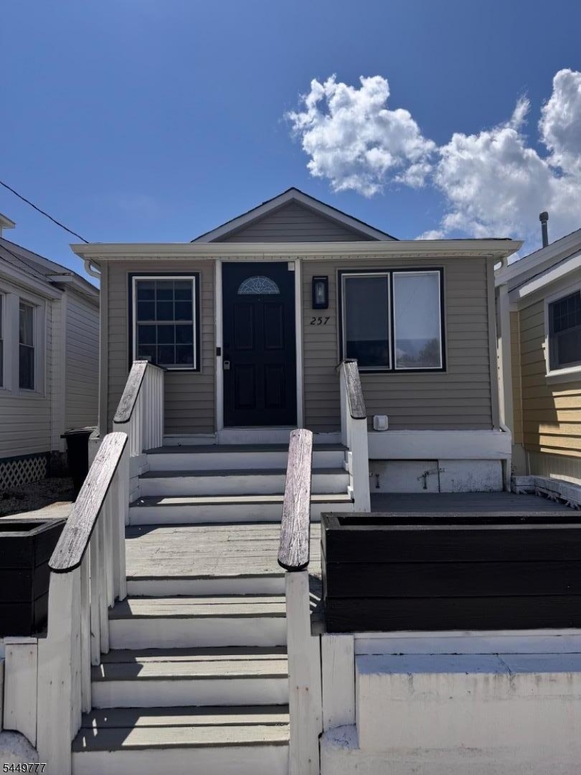 257 Sheridan Ave