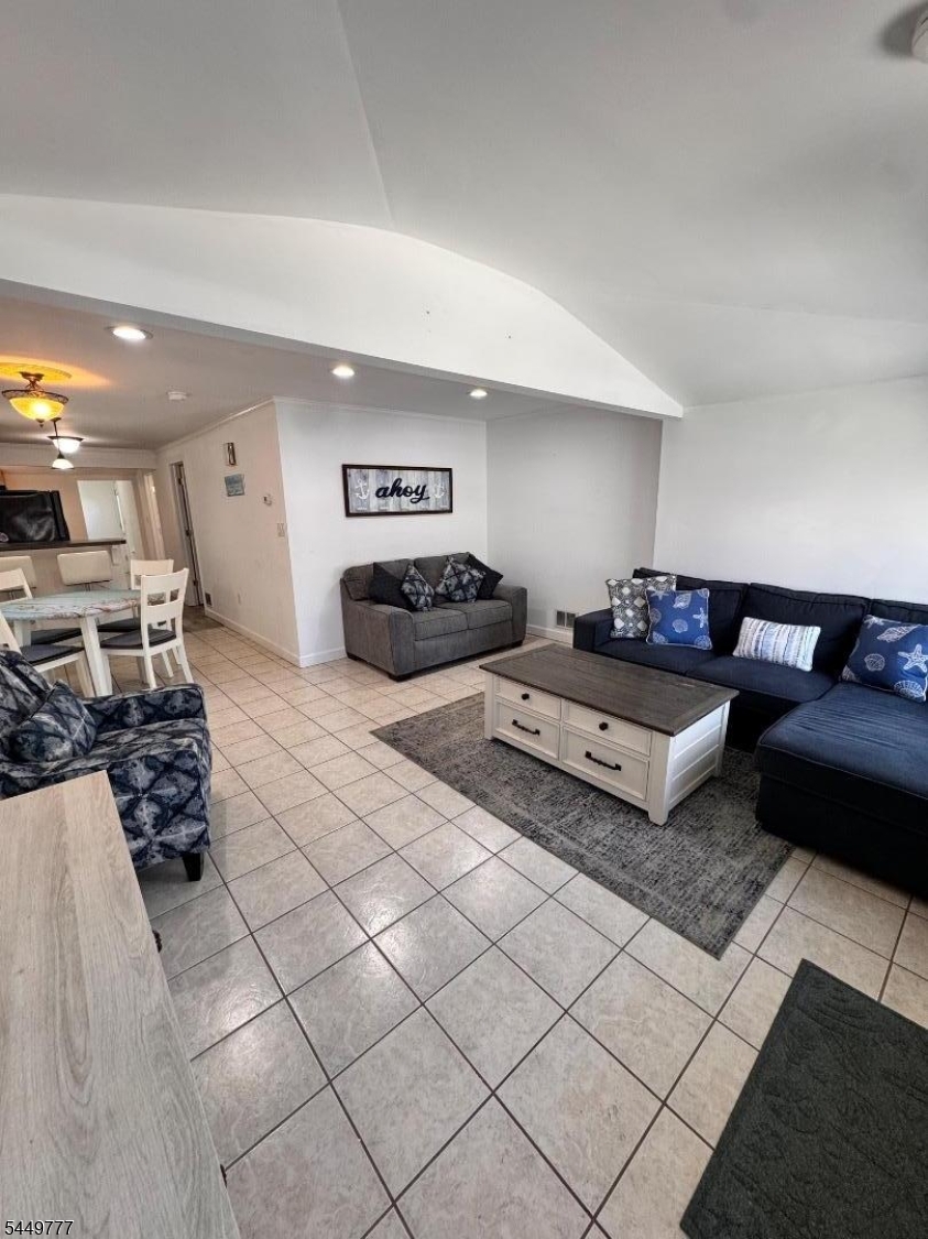 257 Sheridan Ave