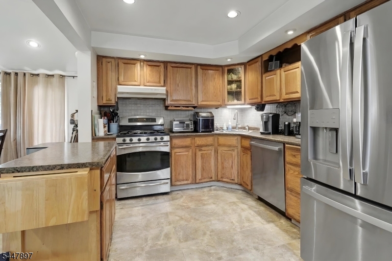 92 Silver Lake Ave