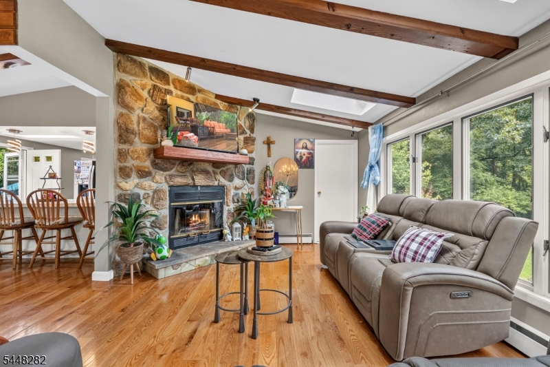 102 Meadow Rd