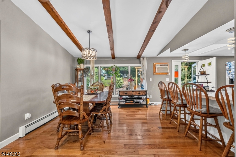 102 Meadow Rd