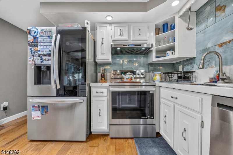 102 Meadow Rd