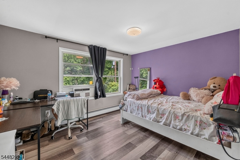 102 Meadow Rd
