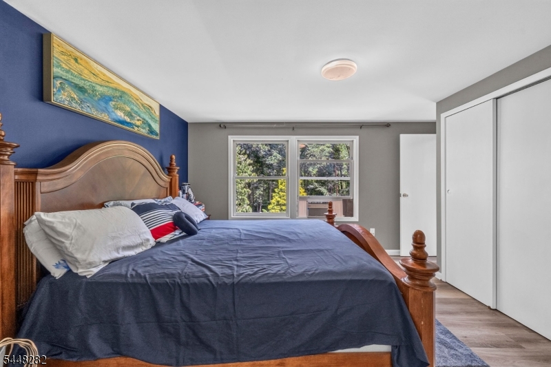 102 Meadow Rd