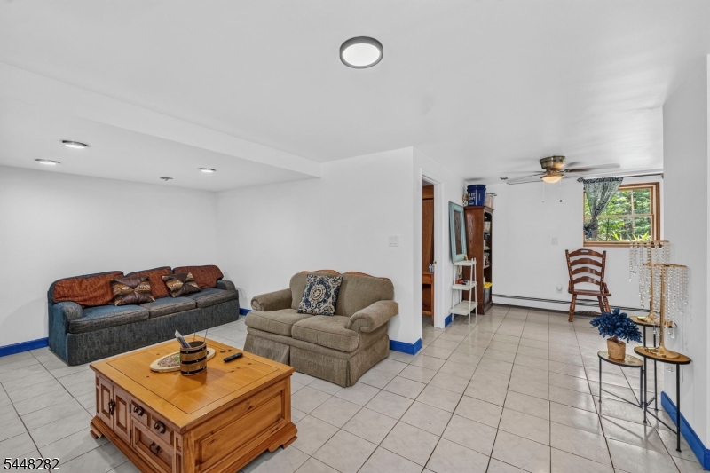 102 Meadow Rd