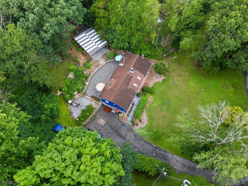 102 Meadow Rd
