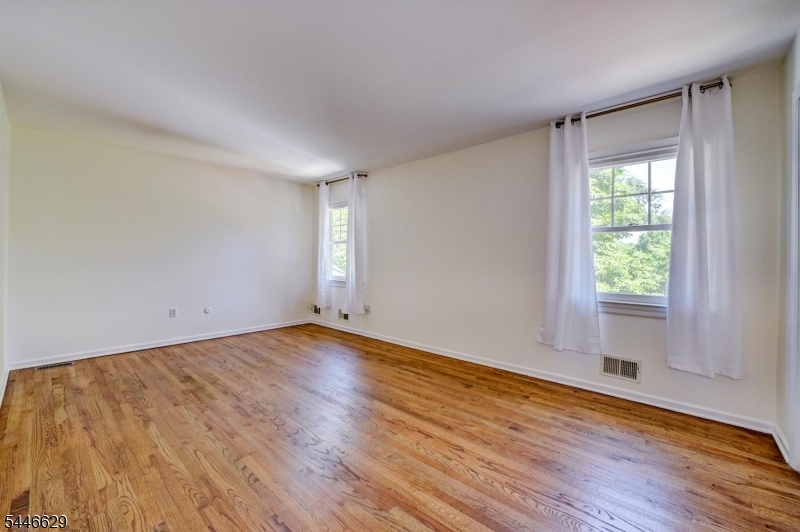 110 Hill Top Ln