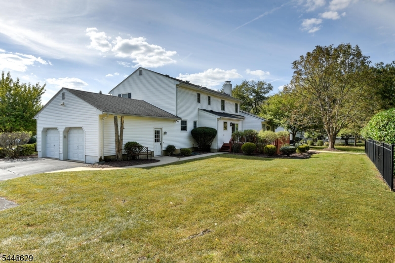 110 Hill Top Ln