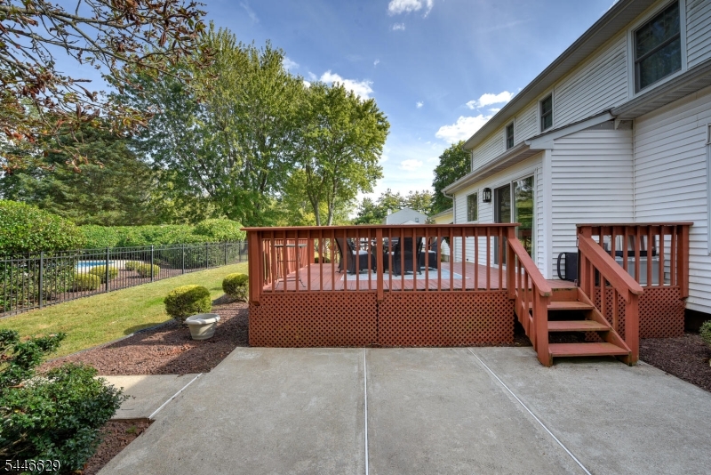 110 Hill Top Ln