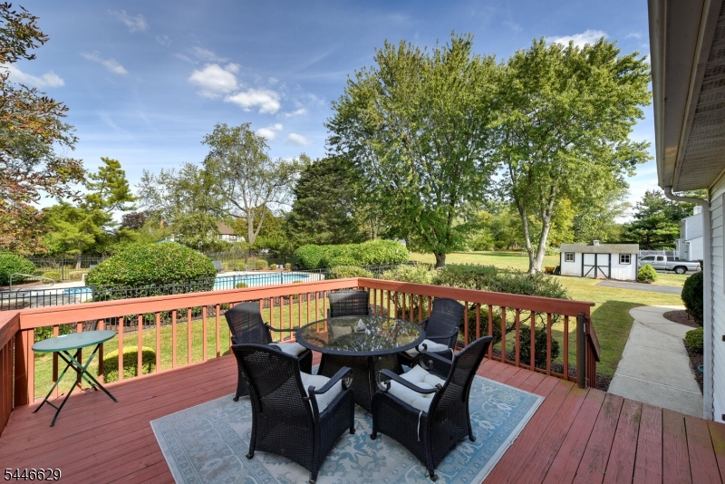 110 Hill Top Ln