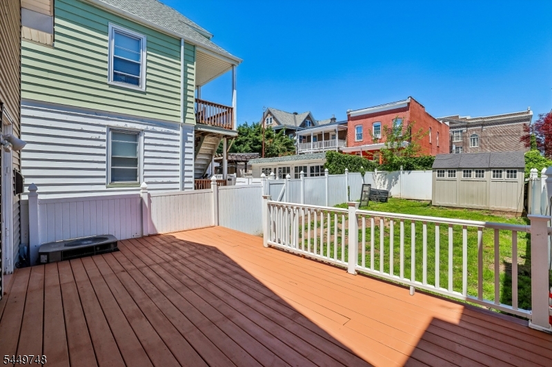 366 Jeffries St