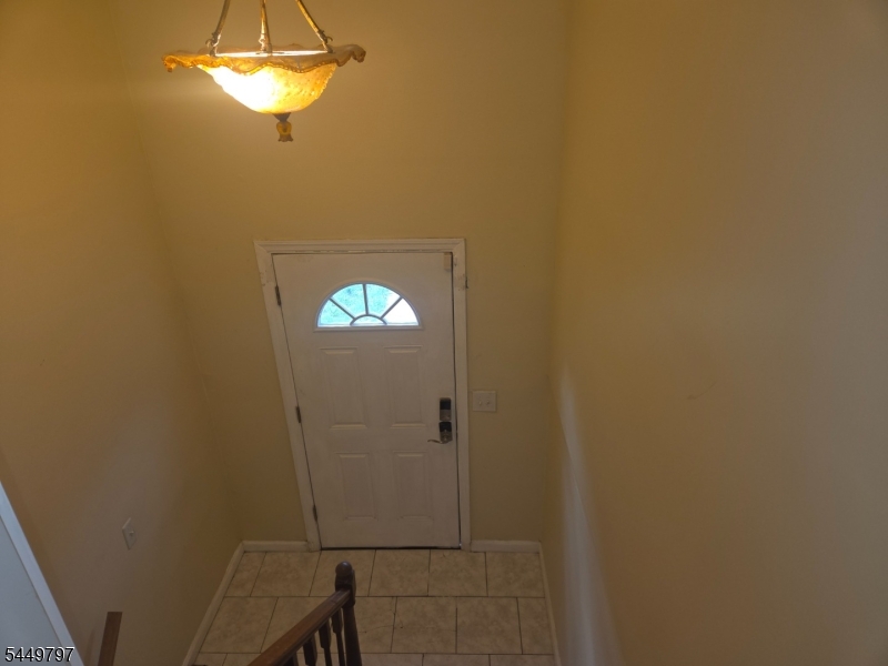 88 Halstead ST