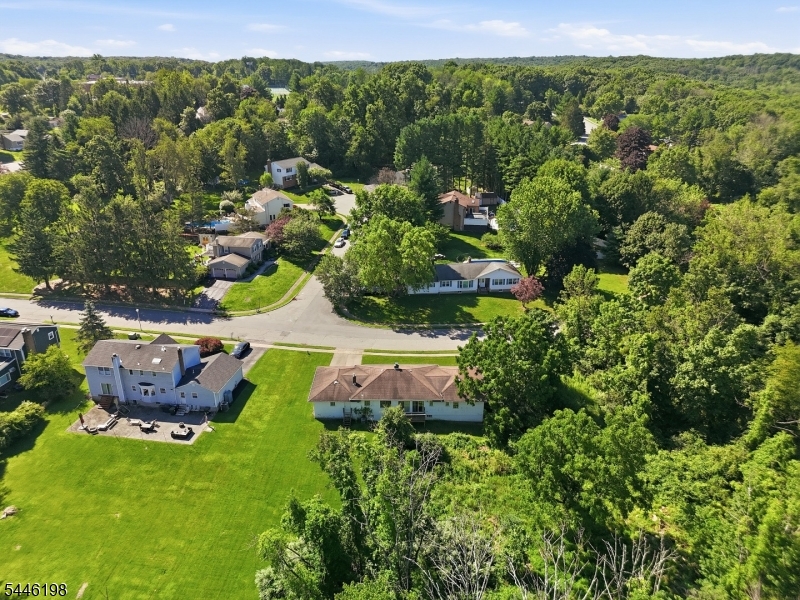 12 Aldersgate Cir
