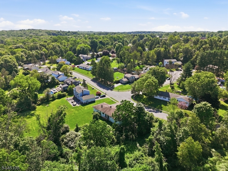 12 Aldersgate Cir
