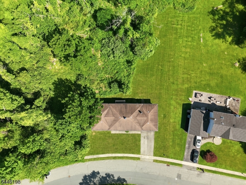 12 Aldersgate Cir