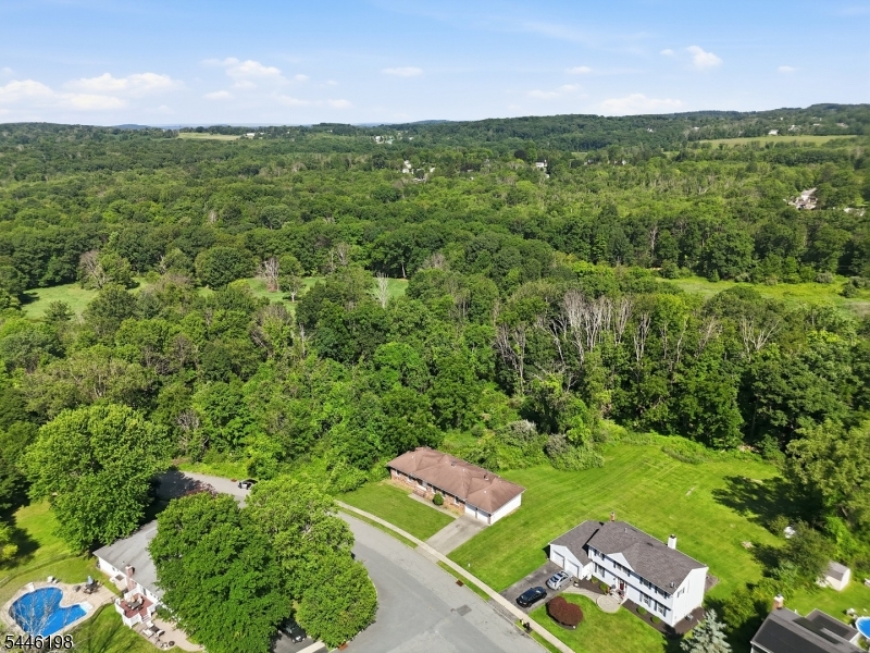 12 Aldersgate Cir