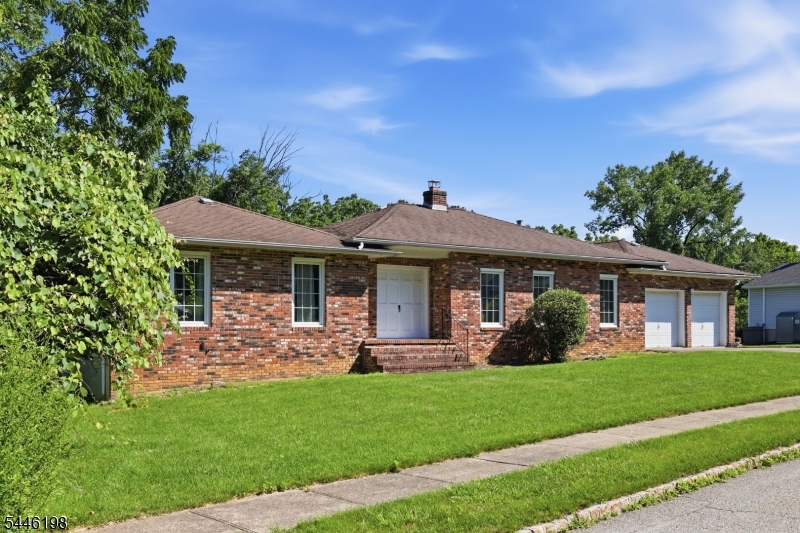 12 Aldersgate Cir