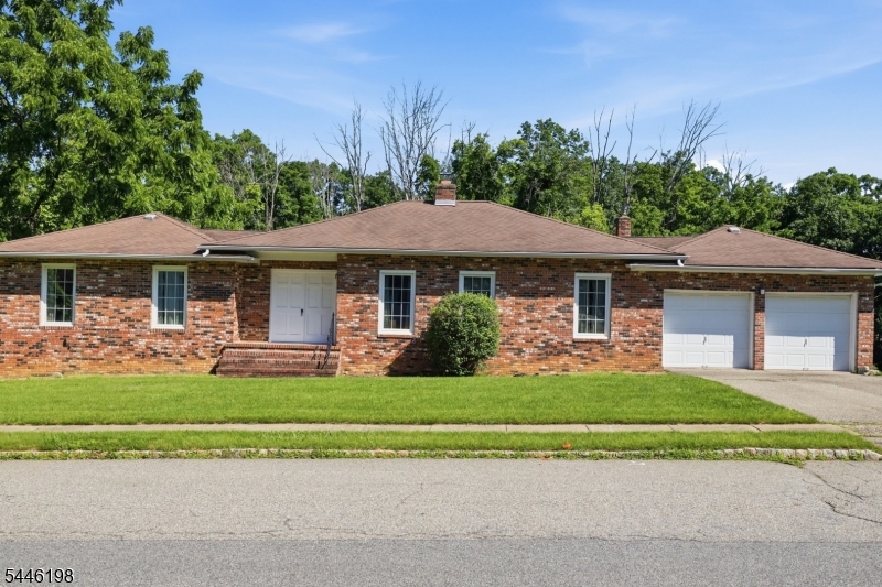 12 Aldersgate Cir