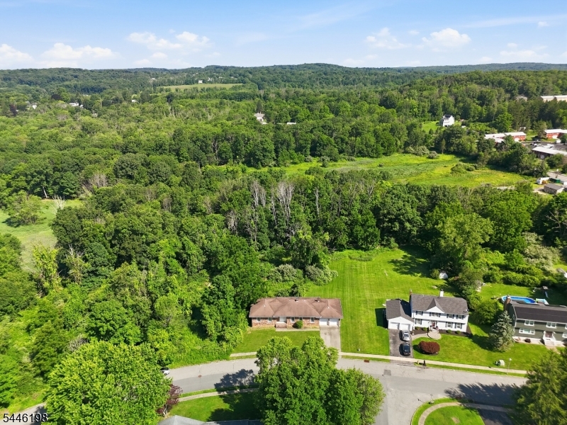 12 Aldersgate Cir