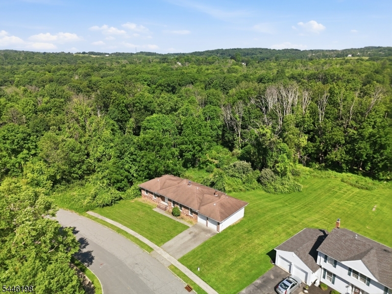 12 Aldersgate Cir