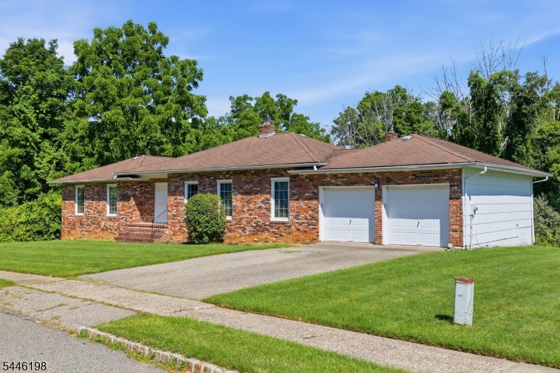 12 Aldersgate Cir