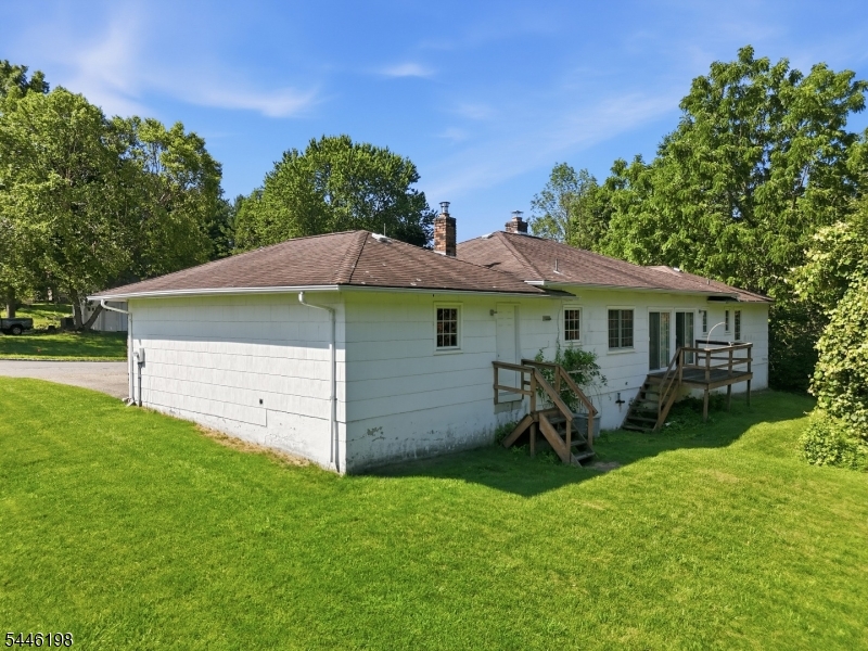 12 Aldersgate Cir