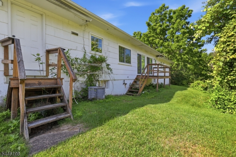 12 Aldersgate Cir