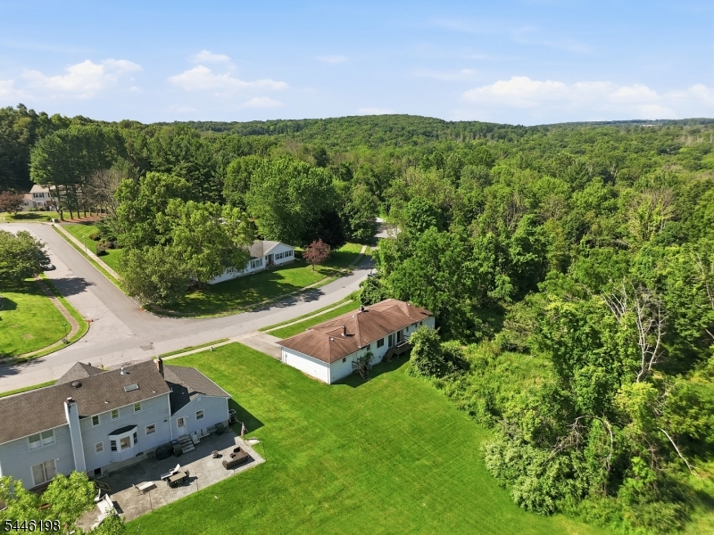 12 Aldersgate Cir